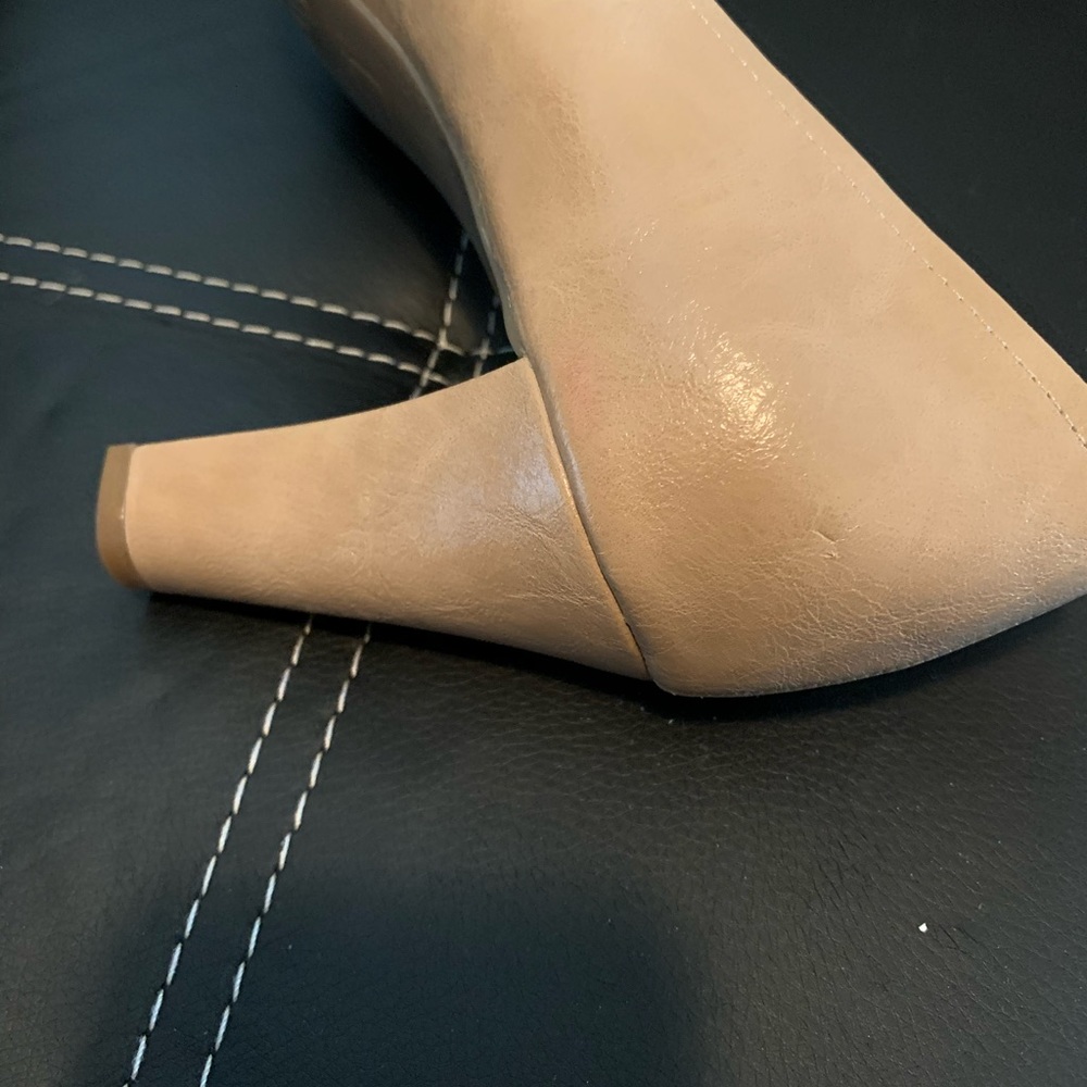 Etienne Aigner  peep toe pumps